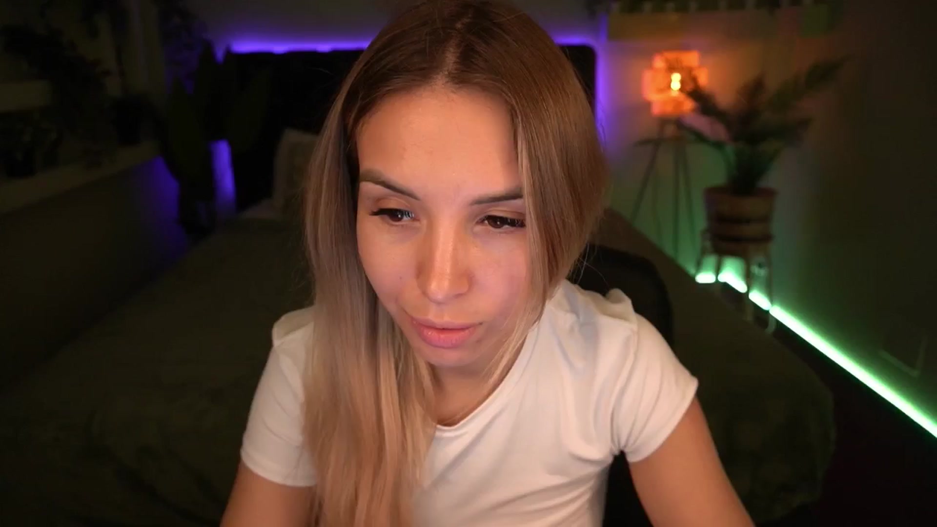 Gallery image thumbnail from Tilli's myfreecams stream on, 05/21/2024, 08:41 image 15 of 20