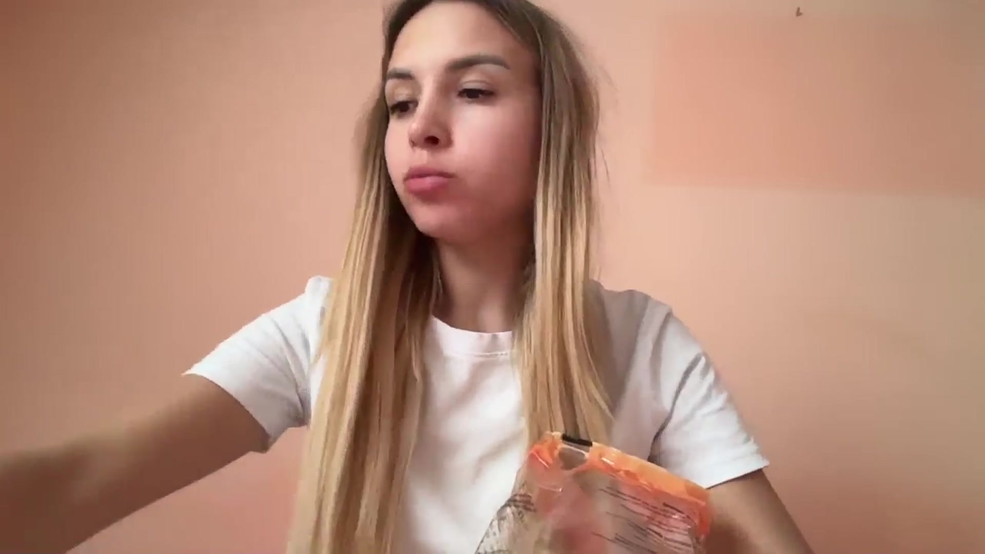 Gallery image thumbnail from Tilli's myfreecams stream on, 05/22/2024, 08:57 image 2 of 20