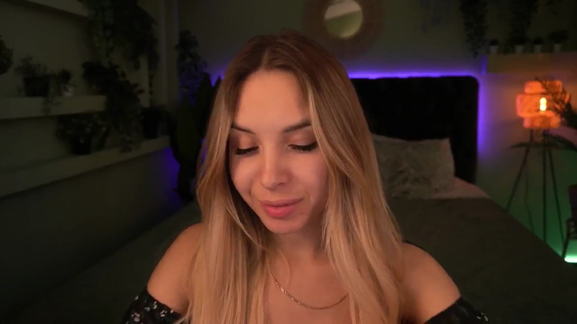 Gallery image thumbnail from Tilli's myfreecams stream on, 05/24/2024, 09:56 image 14 of 20