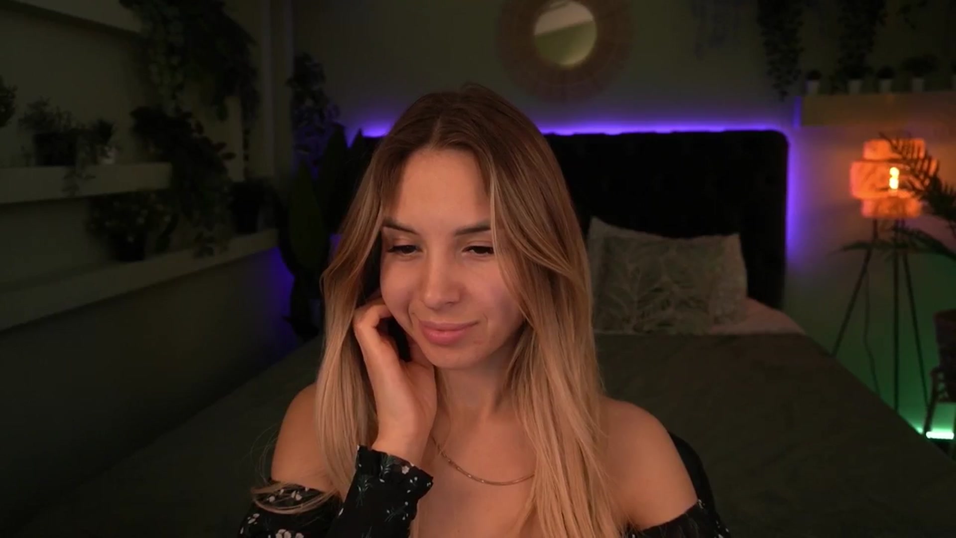 Gallery image thumbnail from Tilli's myfreecams stream on, 05/24/2024, 09:56 image 13 of 20