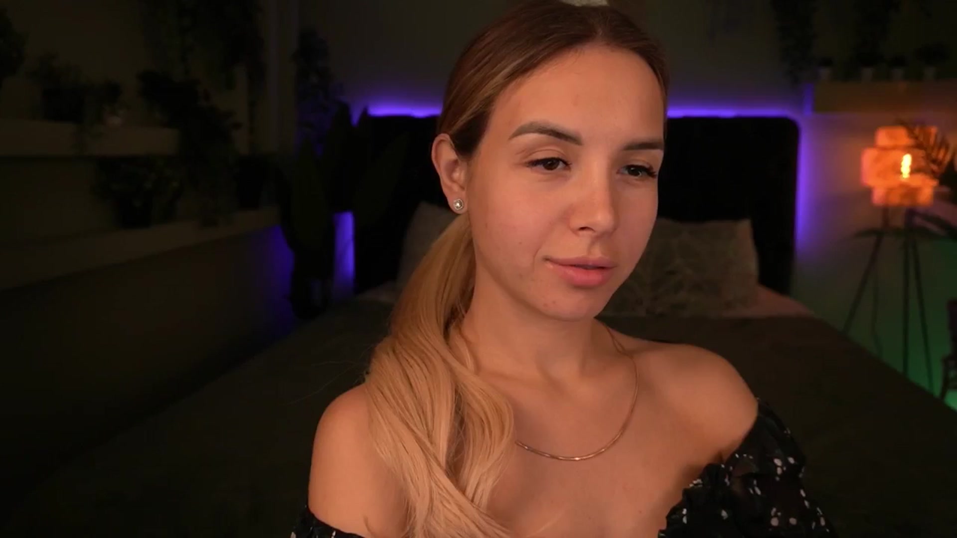 Gallery image thumbnail from Tilli's myfreecams stream on, 05/24/2024, 11:29 image 12 of 20