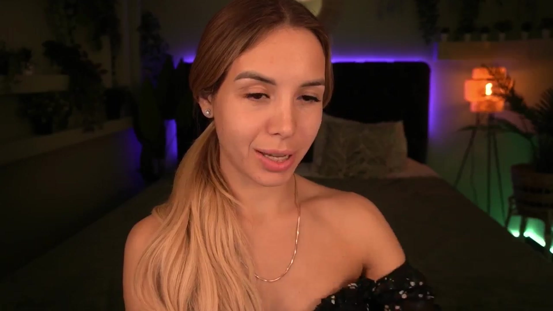 Gallery image thumbnail from Tilli's myfreecams stream on, 05/24/2024, 13:01 image 5 of 20