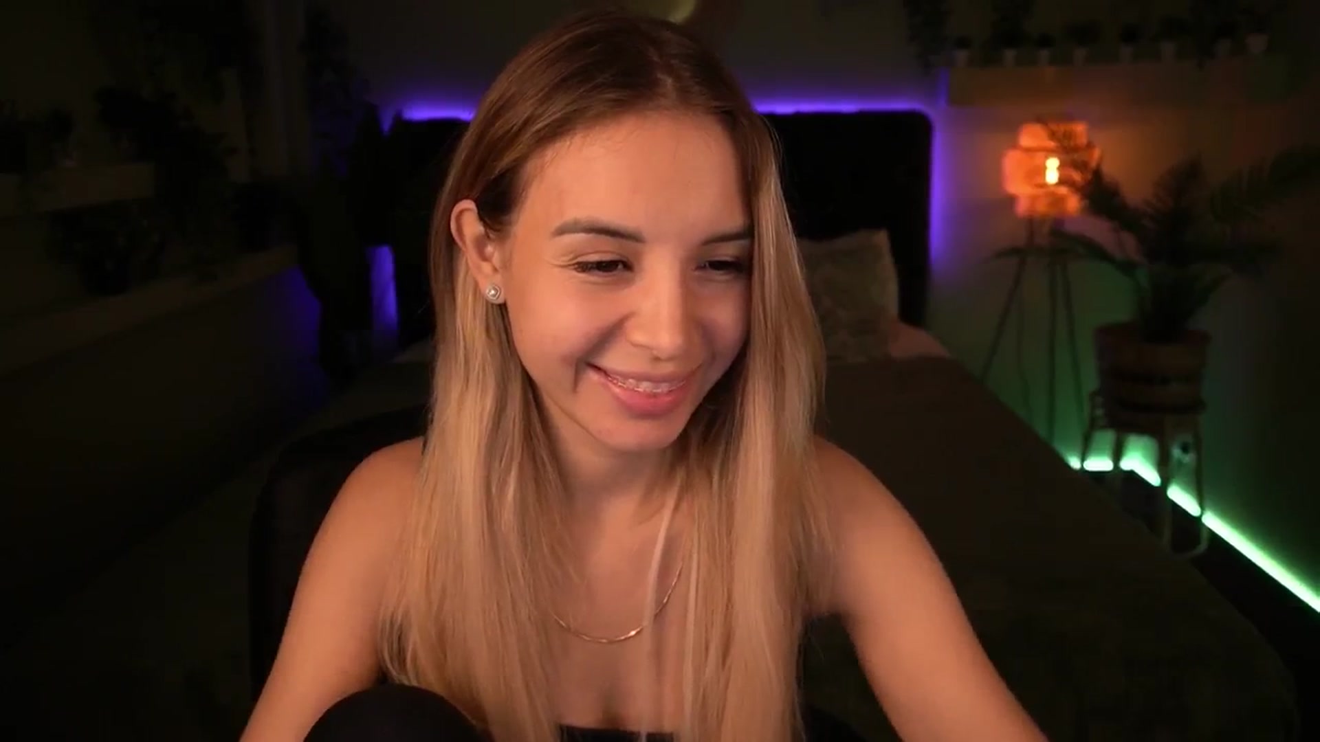 Gallery image thumbnail from Tilli's myfreecams stream on, 05/29/2024, 09:01 image 6 of 20