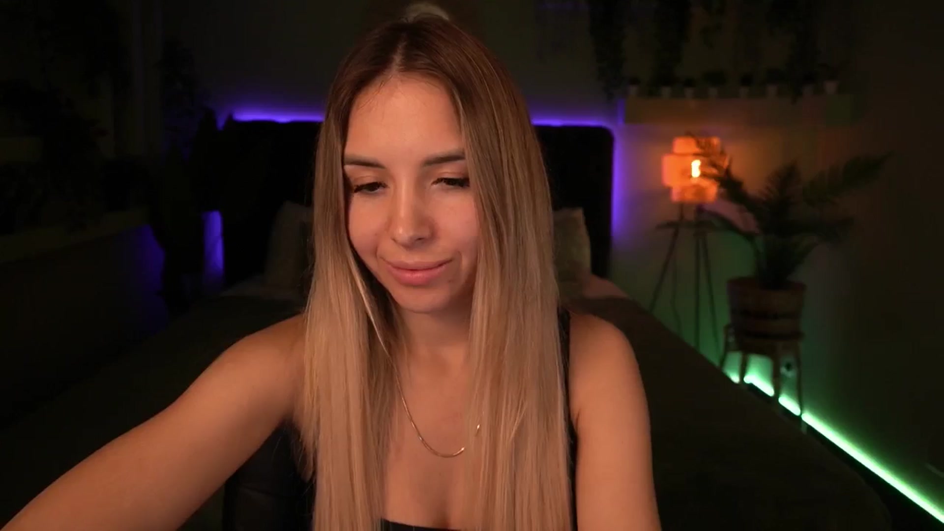 Gallery image thumbnail from Tilli's myfreecams stream on, 05/29/2024, 10:25 image 8 of 20