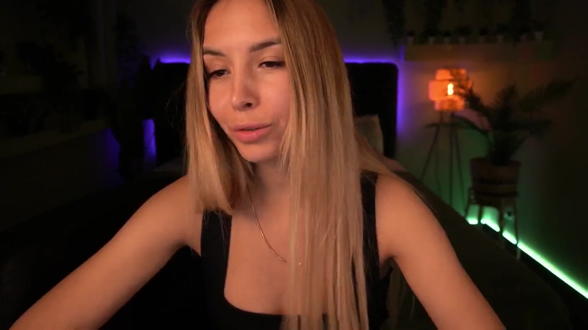 Gallery image thumbnail from Tilli's myfreecams stream on, 05/29/2024, 10:25 image 12 of 20