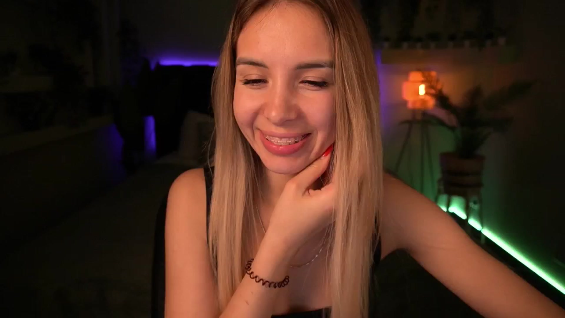Gallery image thumbnail from Tilli's myfreecams stream on, 05/29/2024, 11:09 image 20 of 20