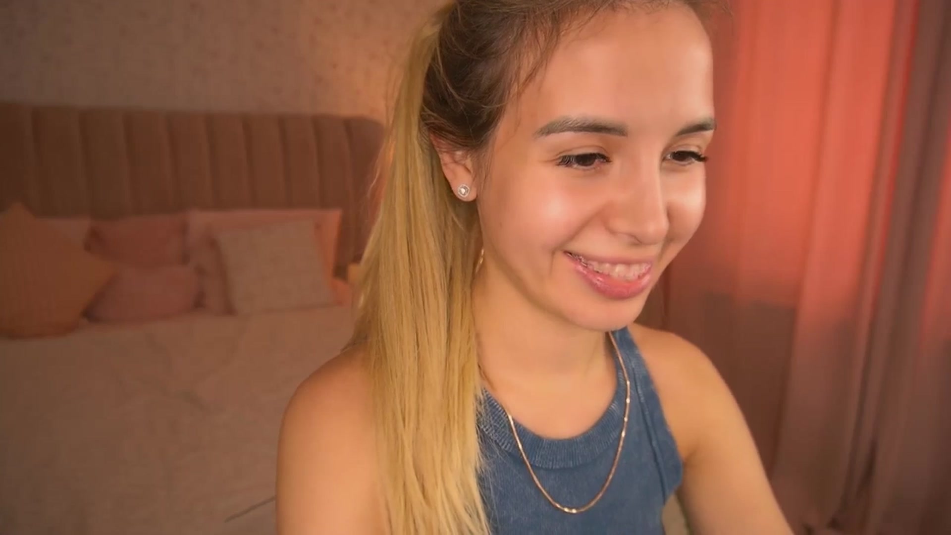 Gallery image thumbnail from Tilli's myfreecams stream on, 05/30/2024, 13:16 image 2 of 20