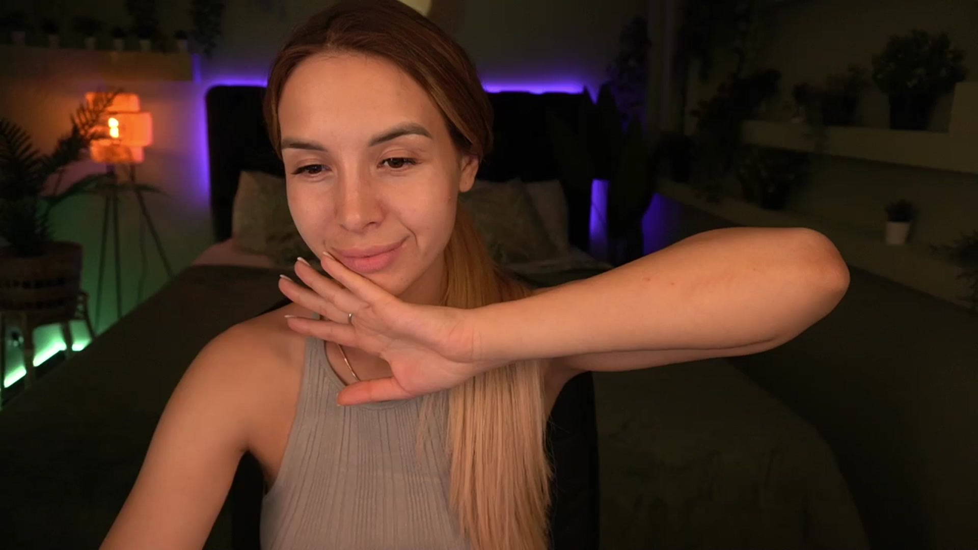Gallery image thumbnail from Tilli's myfreecams stream on, 06/07/2024, 12:46 image 1 of 20