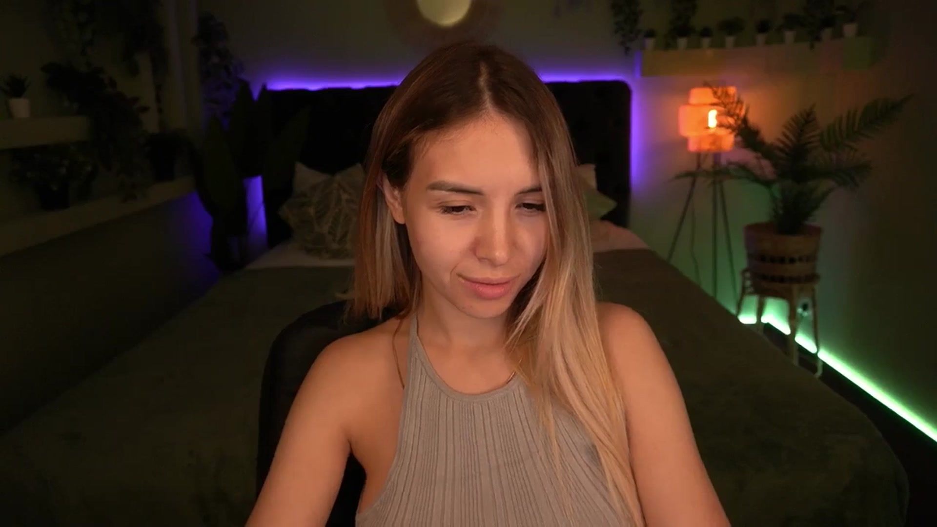 Gallery image thumbnail from Tilli's myfreecams stream on, 06/08/2024, 09:54 image 11 of 20