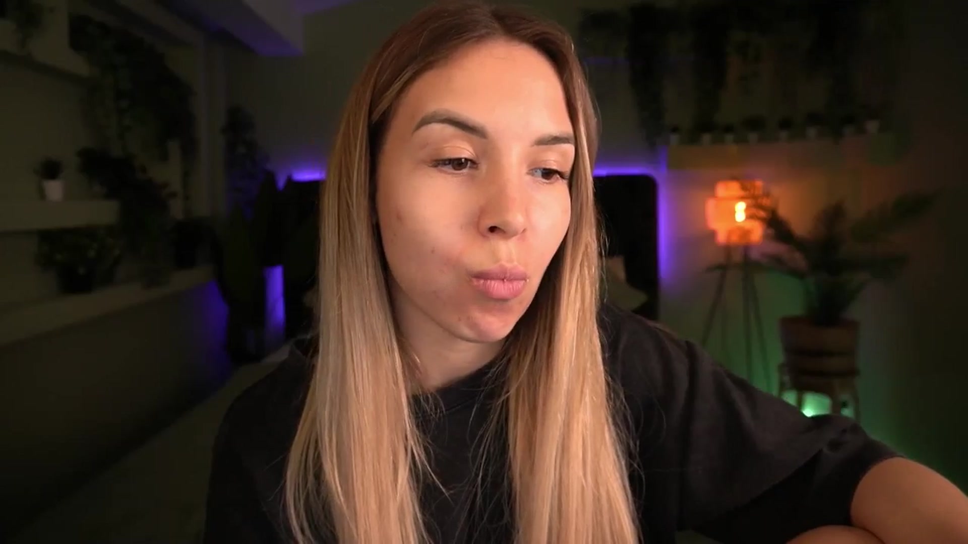 Gallery image thumbnail from Tilli's myfreecams stream on, 06/10/2024, 07:54 image 11 of 20