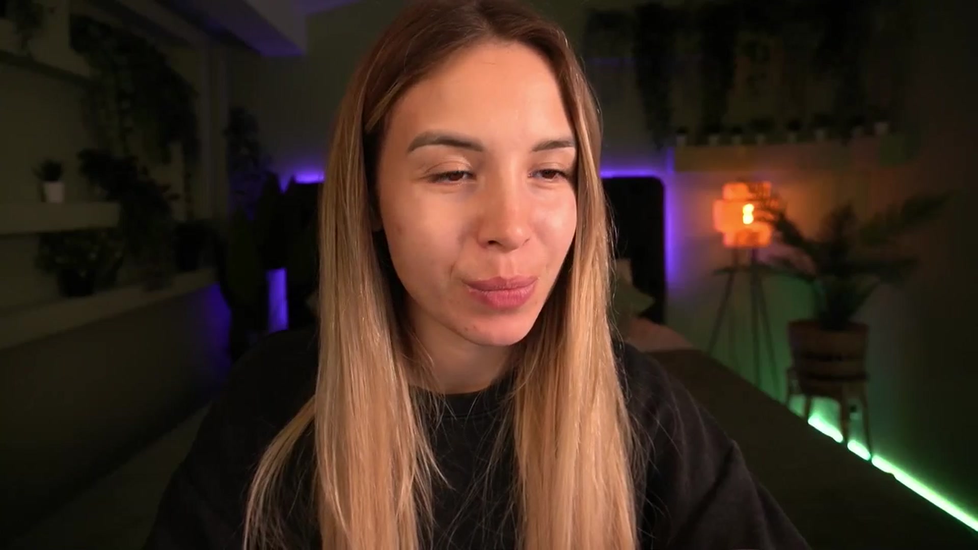 Gallery image thumbnail from Tilli's myfreecams stream on, 06/10/2024, 07:54 image 14 of 20