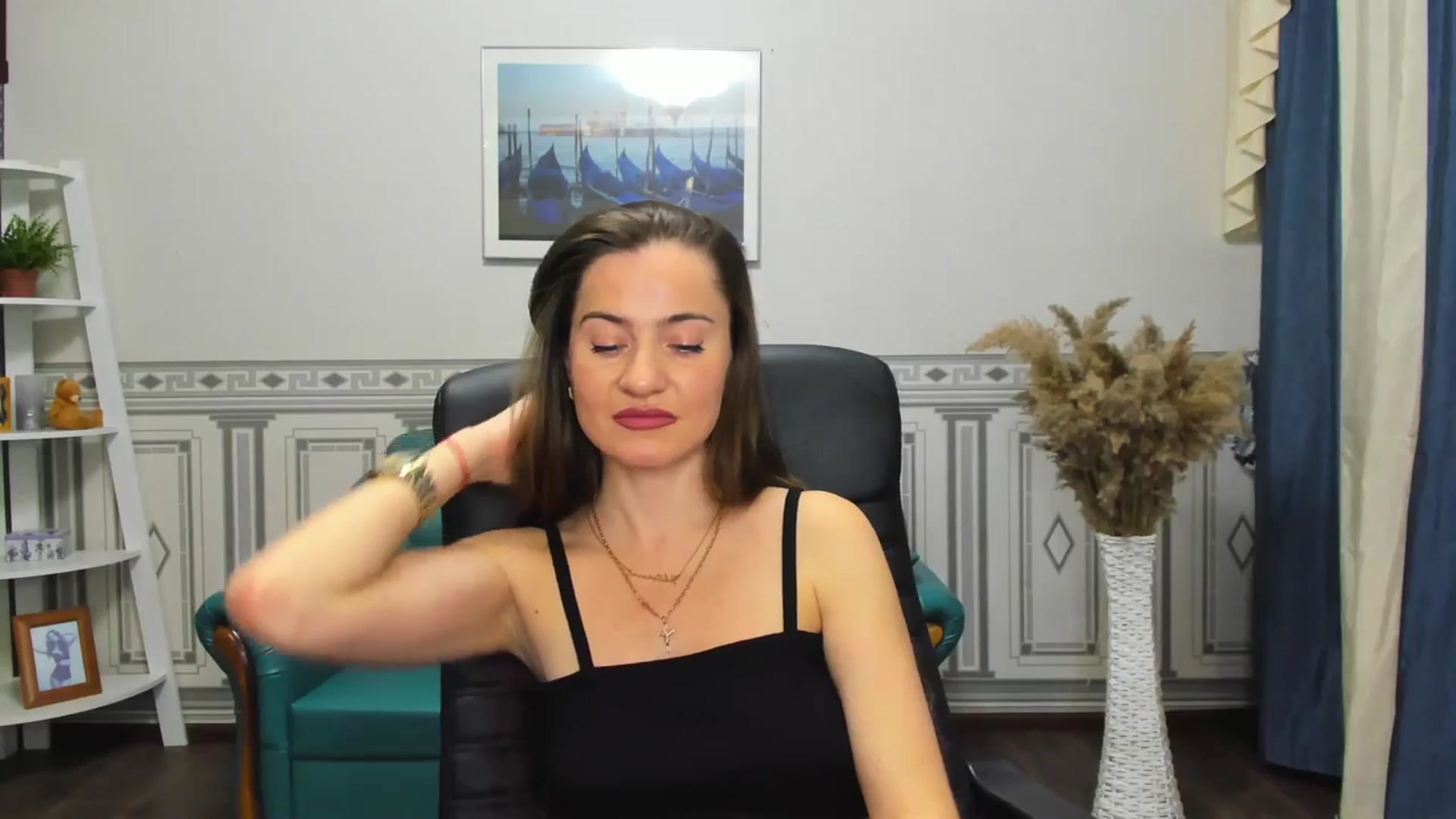 Gallery image thumbnail from Tilly_Casti's myfreecams stream on, 03/02/2024, 16:12 image 17 of 20