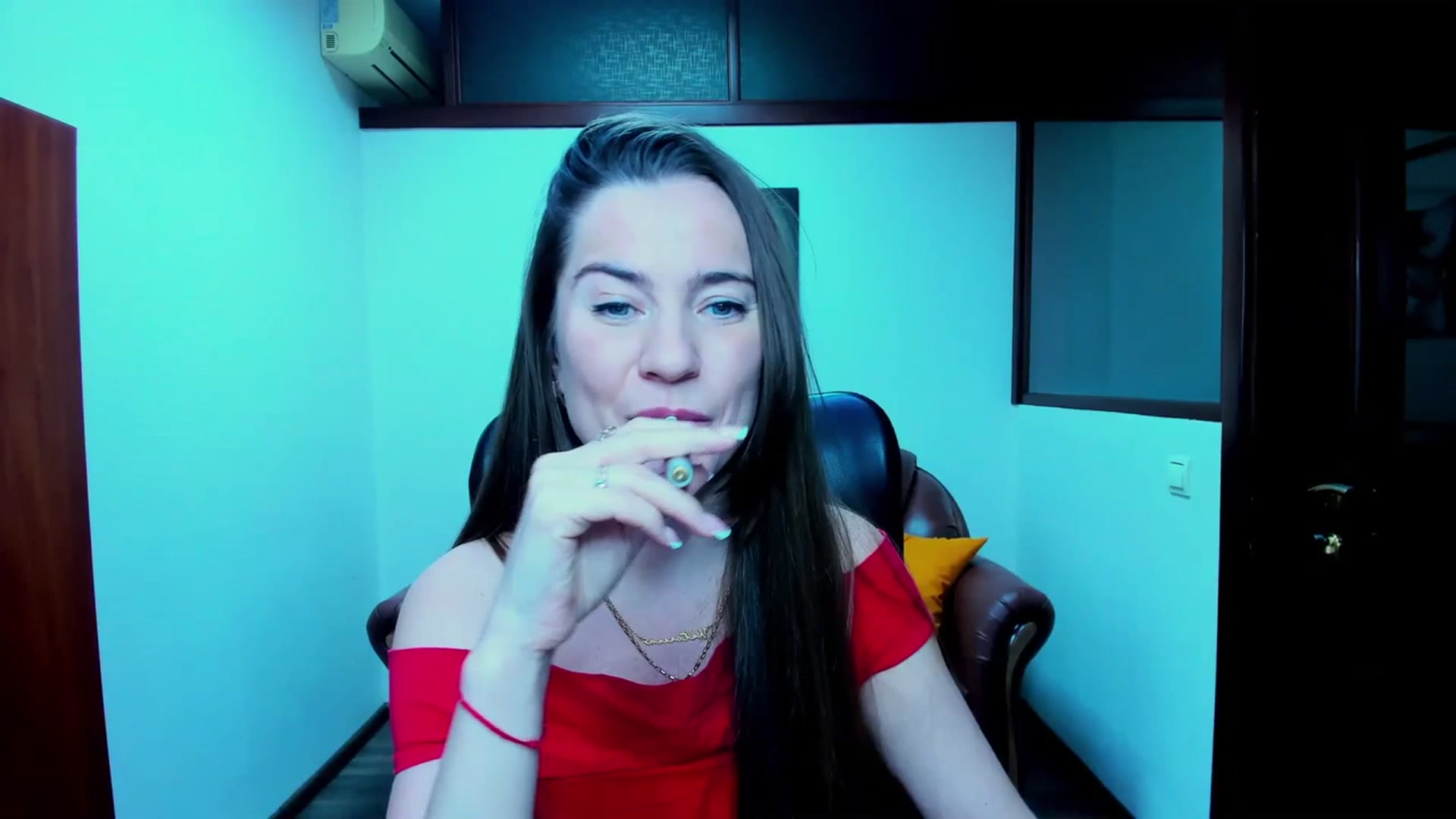 Gallery image thumbnail from Tilly_Casti's myfreecams stream on, 03/03/2024, 16:26 image 6 of 20