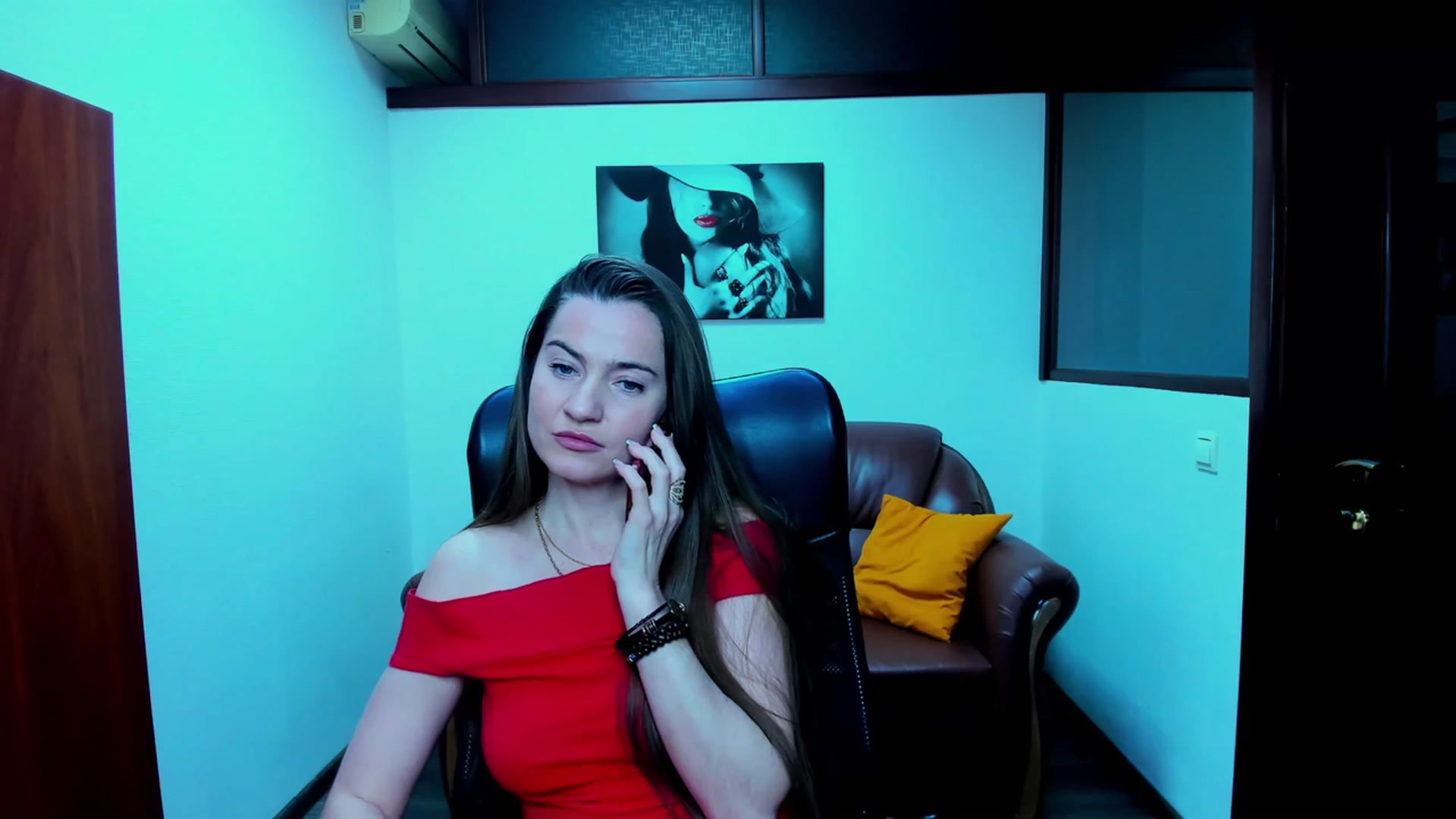 Gallery image thumbnail from Tilly_Casti's myfreecams stream on, 03/03/2024, 17:33 image 16 of 20