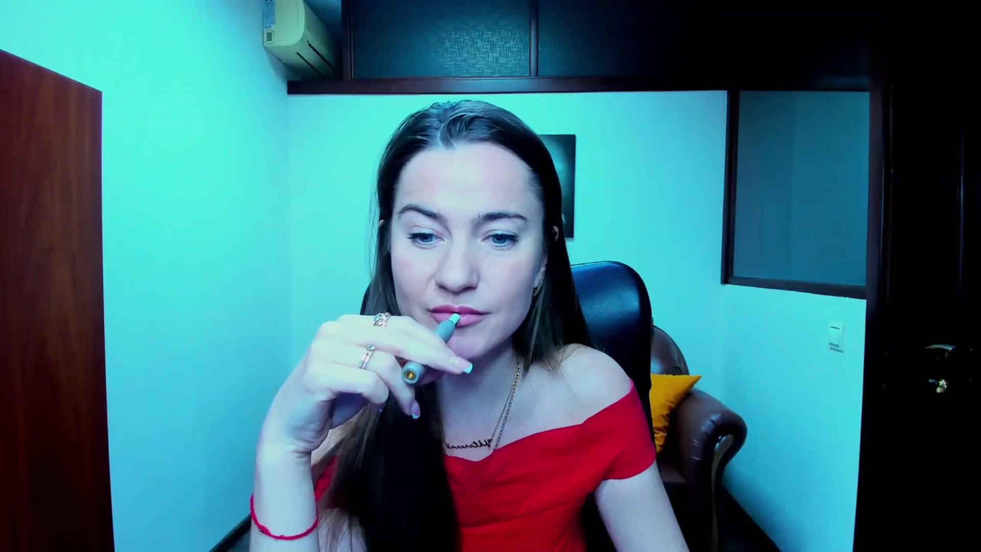 Gallery image thumbnail from Tilly_Casti's myfreecams stream on, 03/03/2024, 17:33 image 3 of 20