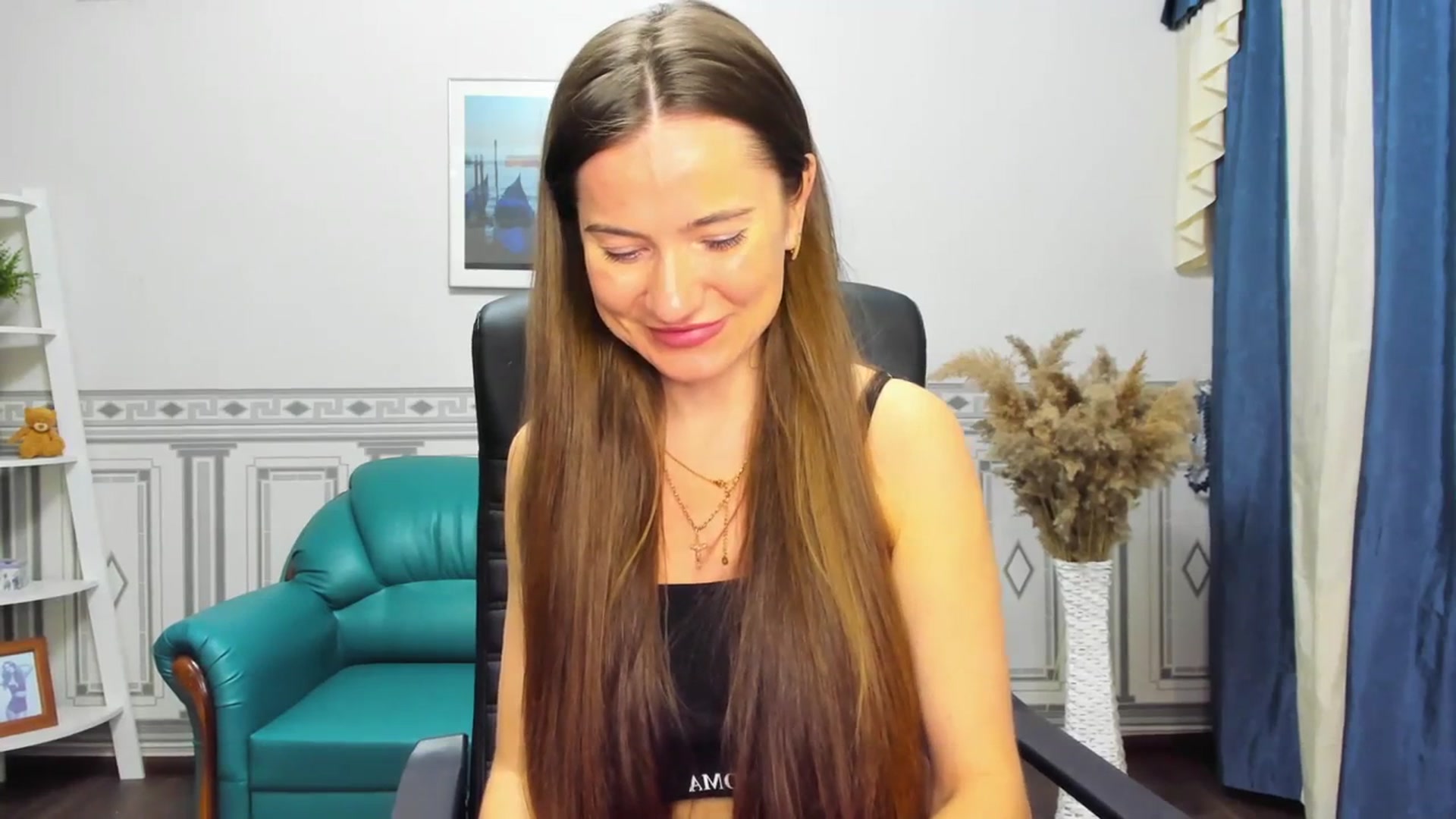 Gallery image thumbnail from Tilly_Casti's myfreecams stream on, 03/06/2024, 18:09 image 2 of 20