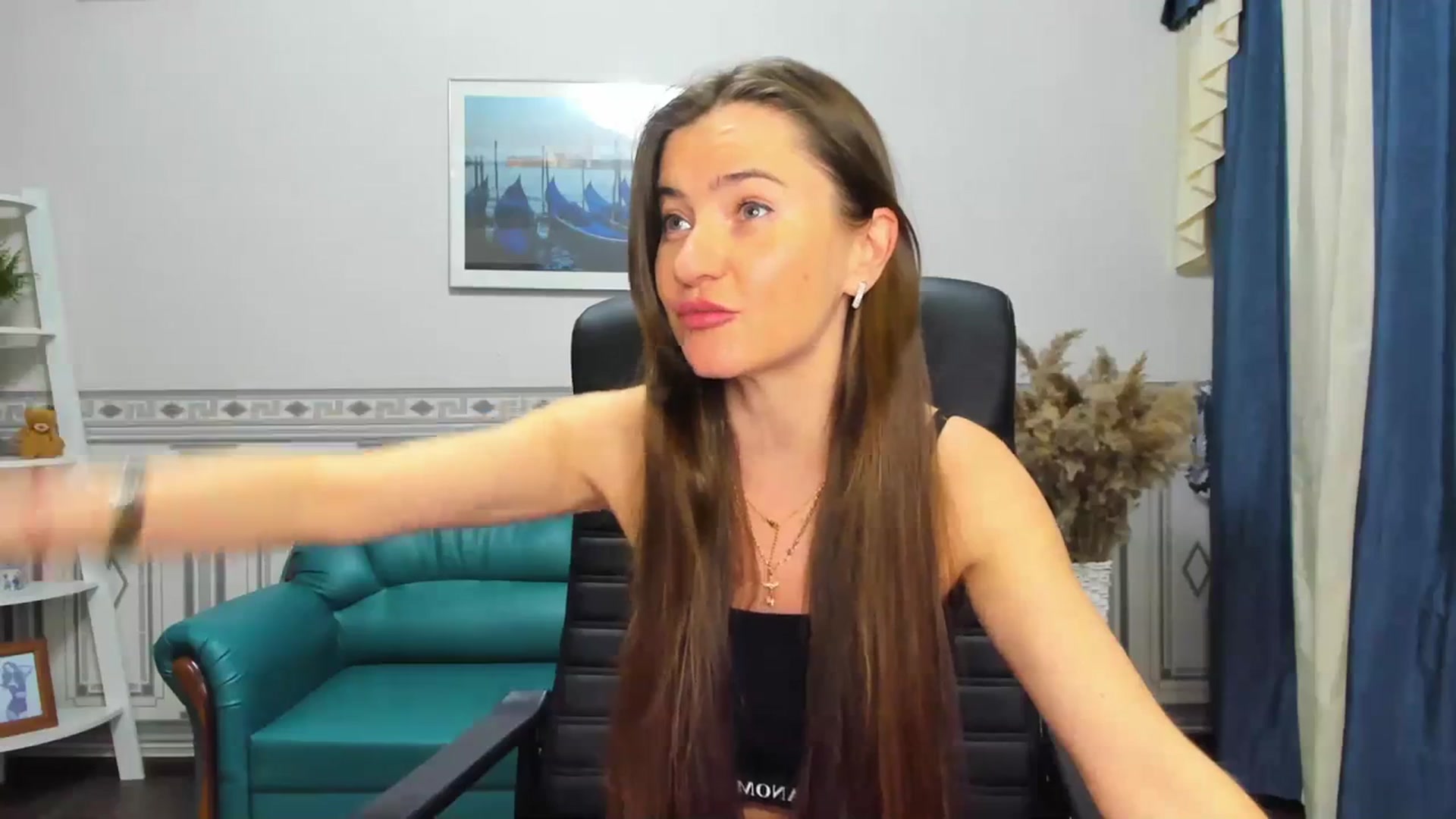 Gallery image thumbnail from Tilly_Casti's myfreecams stream on, 03/06/2024, 18:09 image 17 of 20