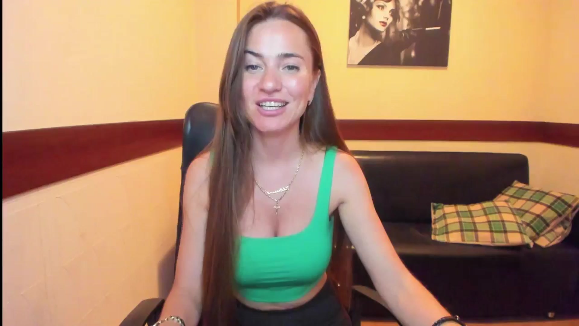 Gallery image thumbnail from Tilly_Casti's myfreecams stream on, 05/15/2024, 17:05 image 14 of 20