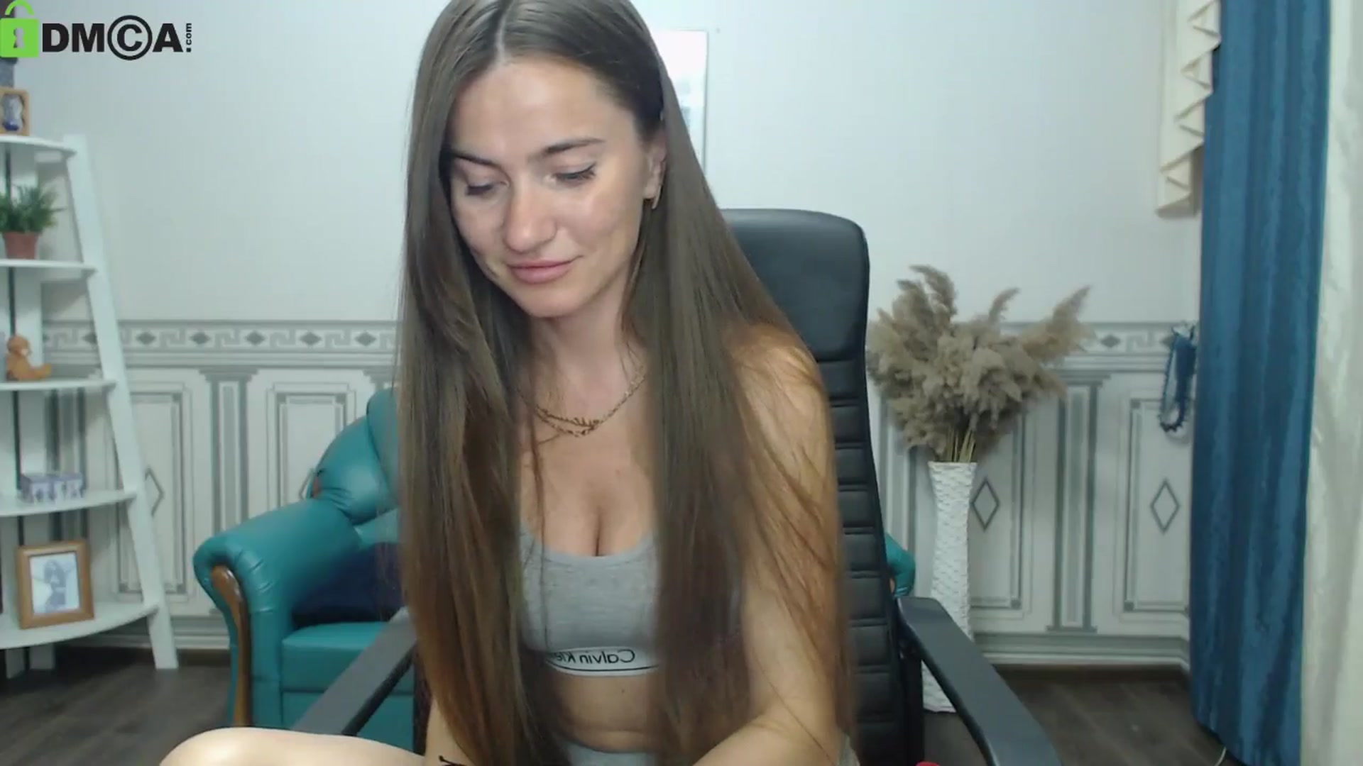 Gallery image thumbnail from Tilly_Casti's myfreecams stream on, 05/16/2024, 16:50 image 4 of 20