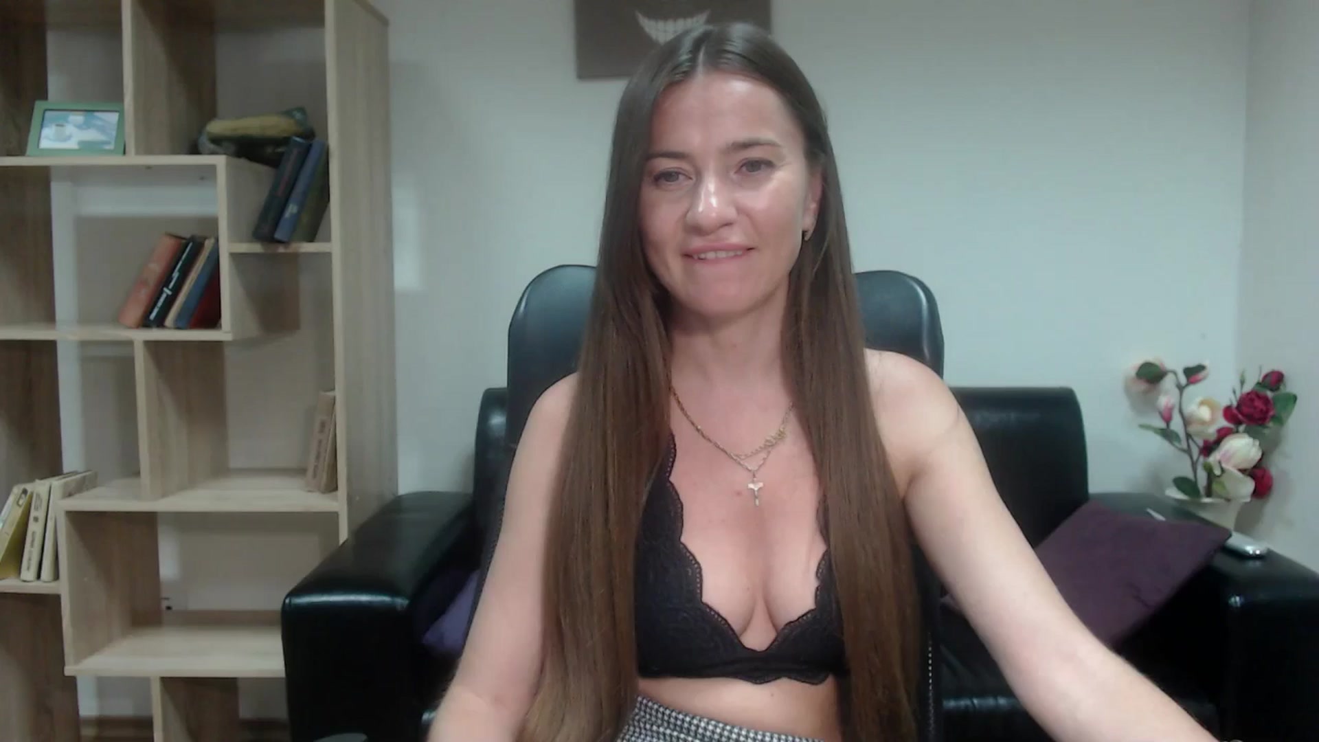 Gallery image thumbnail from Tilly_Casti's myfreecams stream on, 06/12/2024, 16:01 image 8 of 20