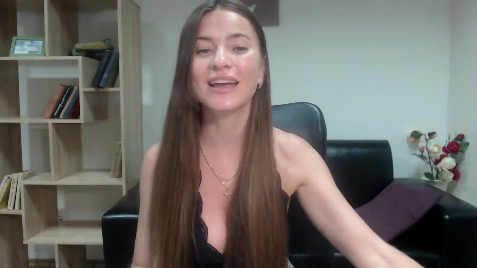 Gallery image thumbnail from Tilly_Casti's myfreecams stream on, 06/12/2024, 16:01 image 3 of 20