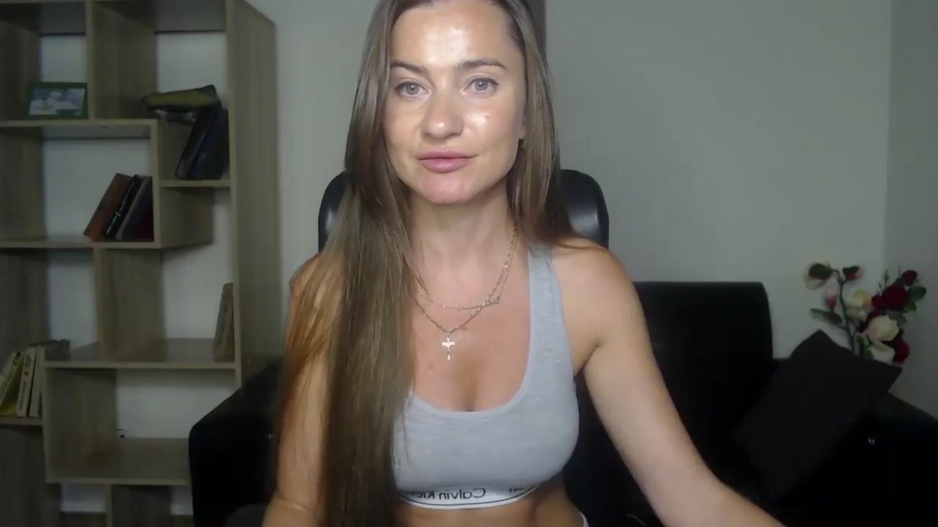 Gallery image thumbnail from Tilly_Casti's myfreecams stream on, 06/22/2024, 15:15 image 15 of 20