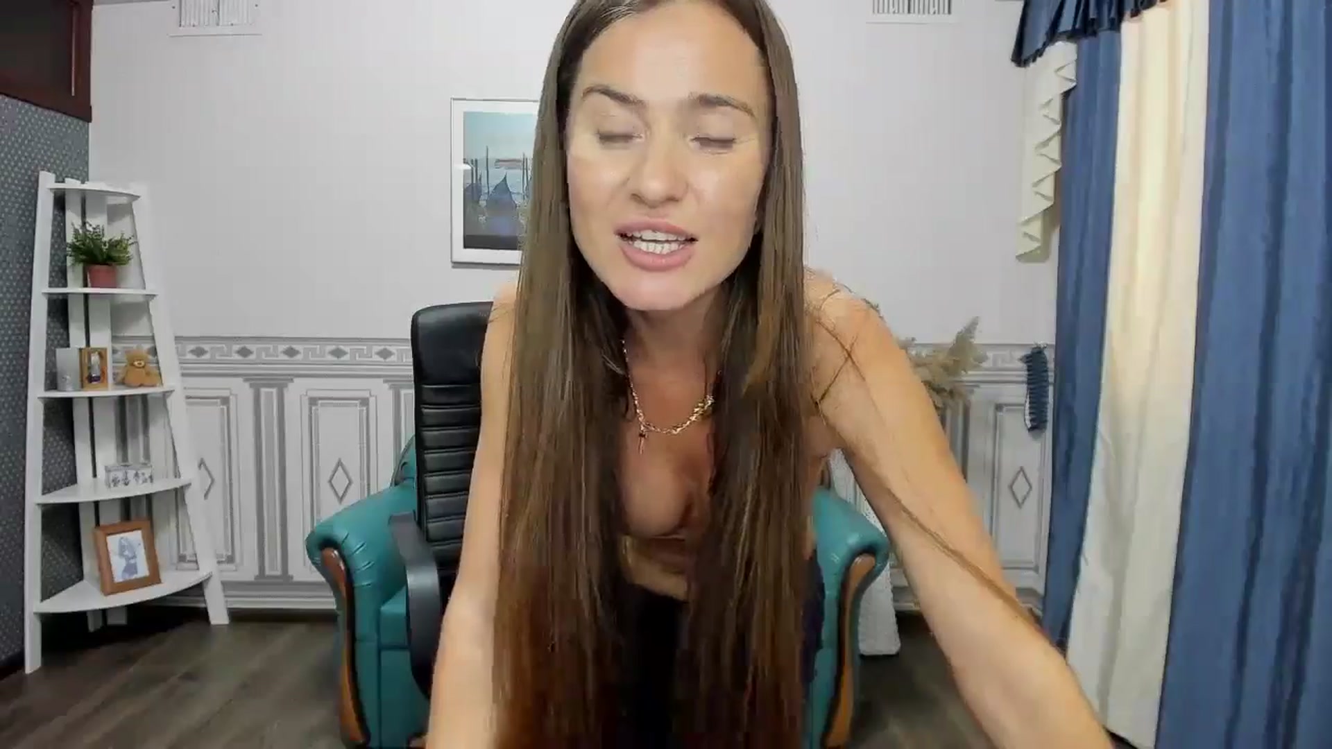 Gallery image thumbnail from Tilly_Casti's myfreecams stream on, 06/23/2024, 15:08 image 13 of 20