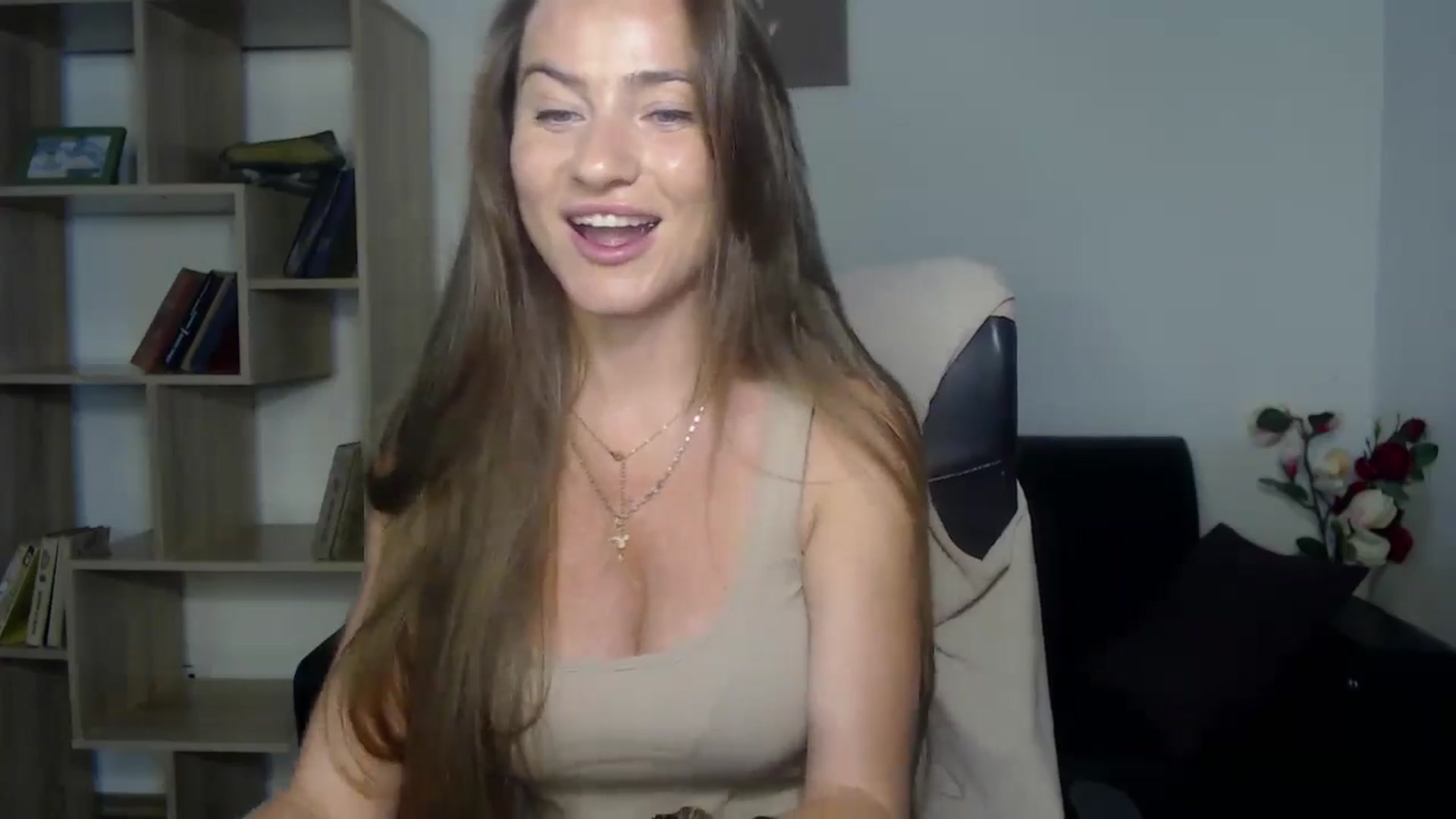 Gallery image thumbnail from Tilly_Casti's myfreecams stream on, 06/28/2024, 13:48 image 5 of 20