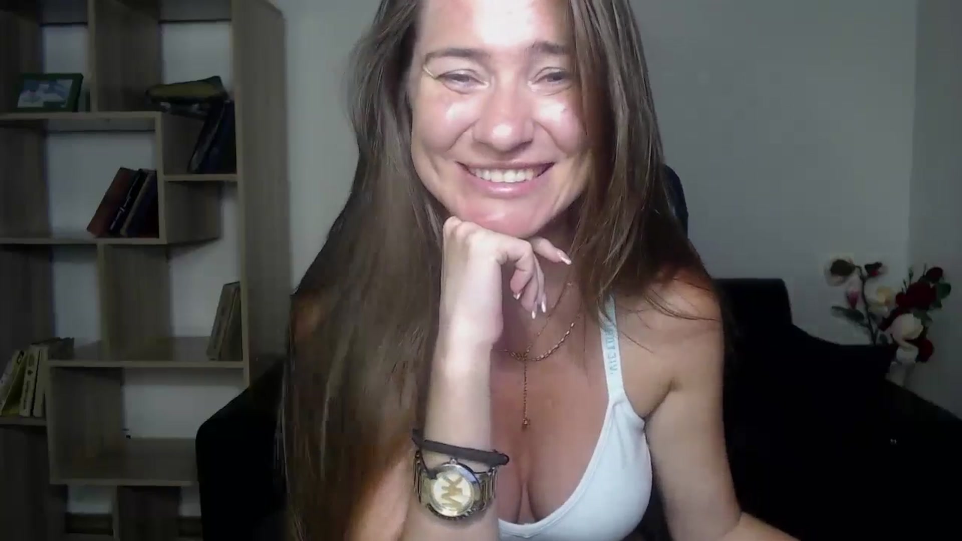 Gallery image thumbnail from Tilly_Casti's myfreecams stream on, 06/29/2024, 16:35 image 14 of 20