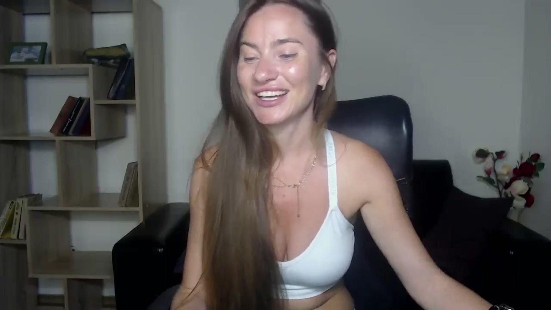 Gallery image thumbnail from Tilly_Casti's myfreecams stream on, 06/29/2024, 16:35 image 10 of 20