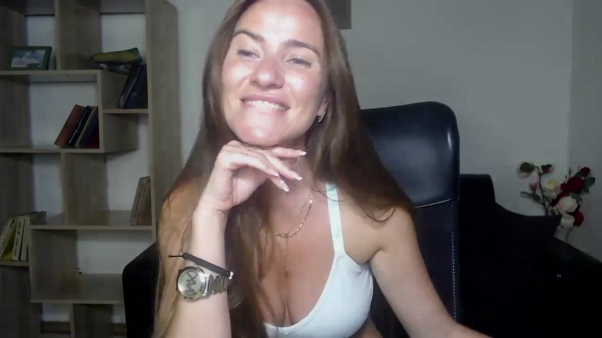 Gallery image thumbnail from Tilly_Casti's myfreecams stream on, 06/29/2024, 16:35 image 12 of 20