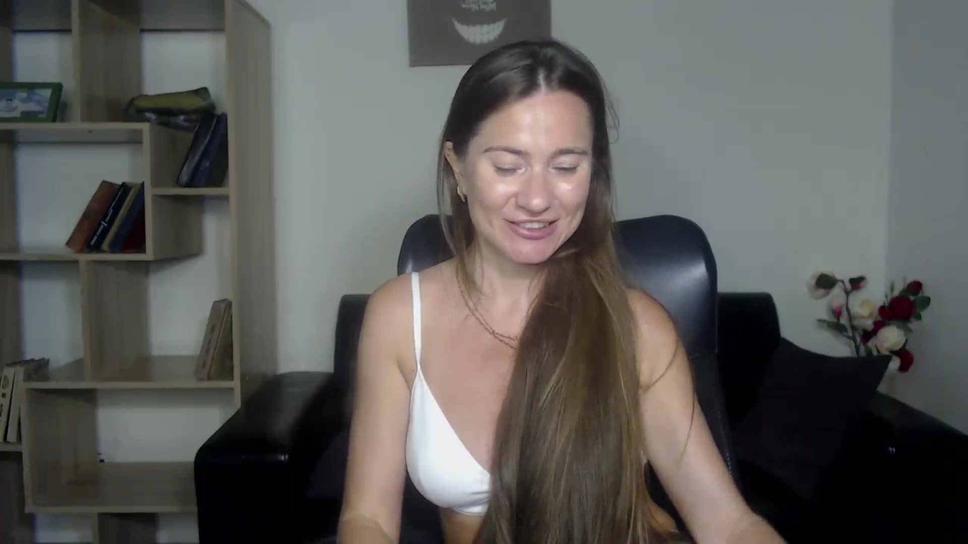 Gallery image thumbnail from Tilly_Casti's myfreecams stream on, 06/30/2024, 14:28 image 15 of 20