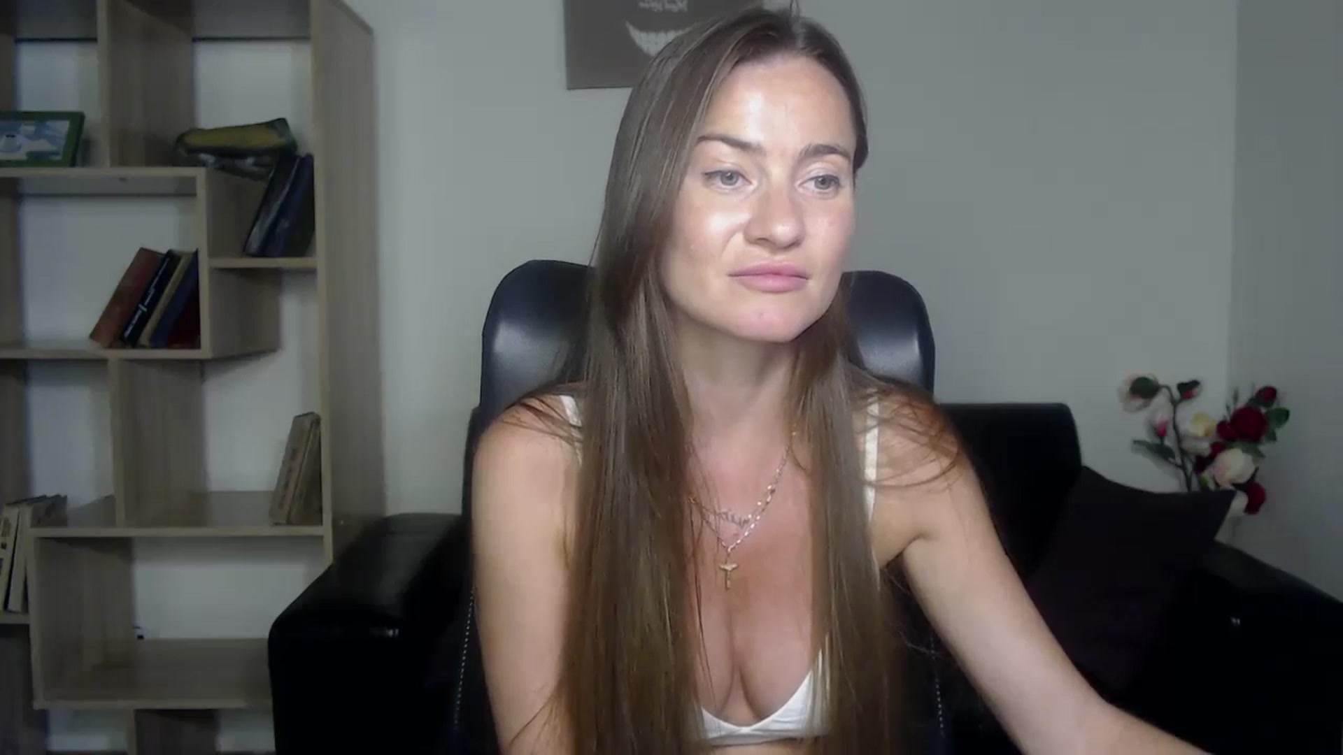 Gallery image thumbnail from Tilly_Casti's myfreecams stream on, 06/30/2024, 16:40 image 13 of 20