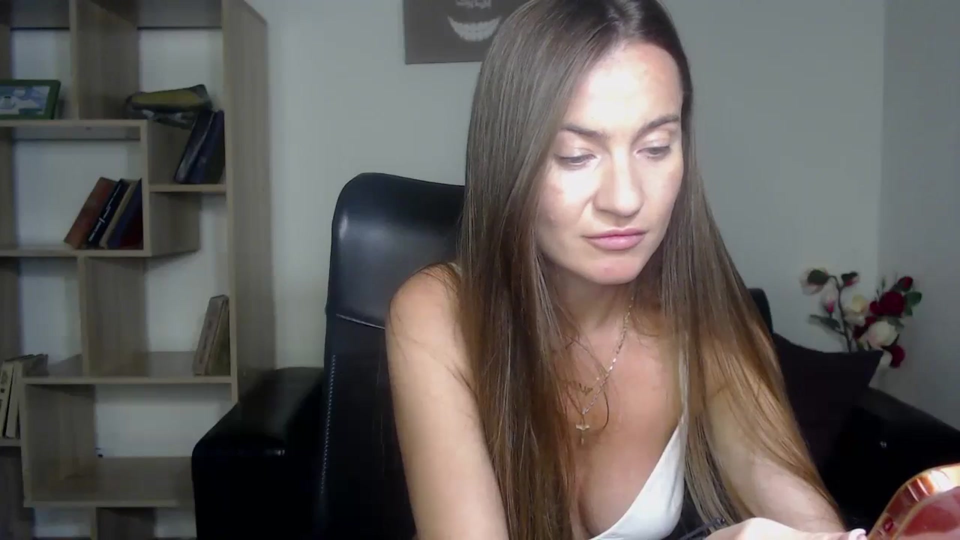 Gallery image thumbnail from Tilly_Casti's myfreecams stream on, 06/30/2024, 16:40 image 8 of 20