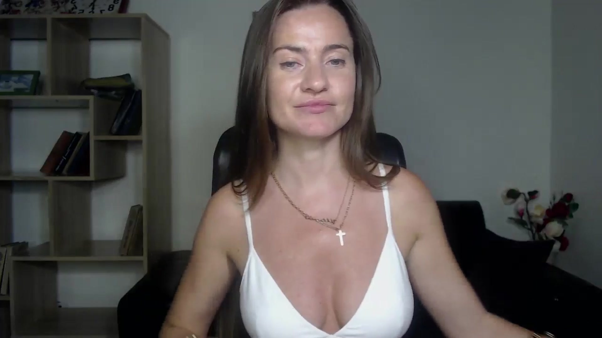 Gallery image thumbnail from Tilly_Casti's myfreecams stream on, 06/30/2024, 16:40 image 17 of 20