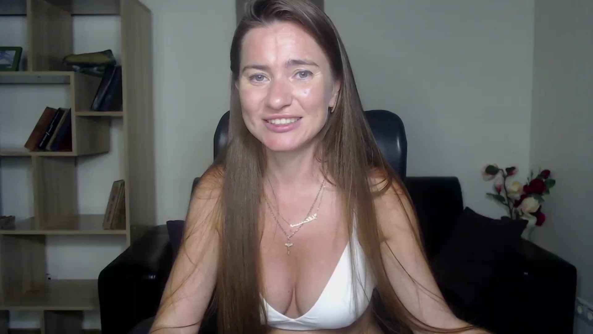 Gallery image thumbnail from Tilly_Casti's myfreecams stream on, 06/30/2024, 17:28 image 11 of 20