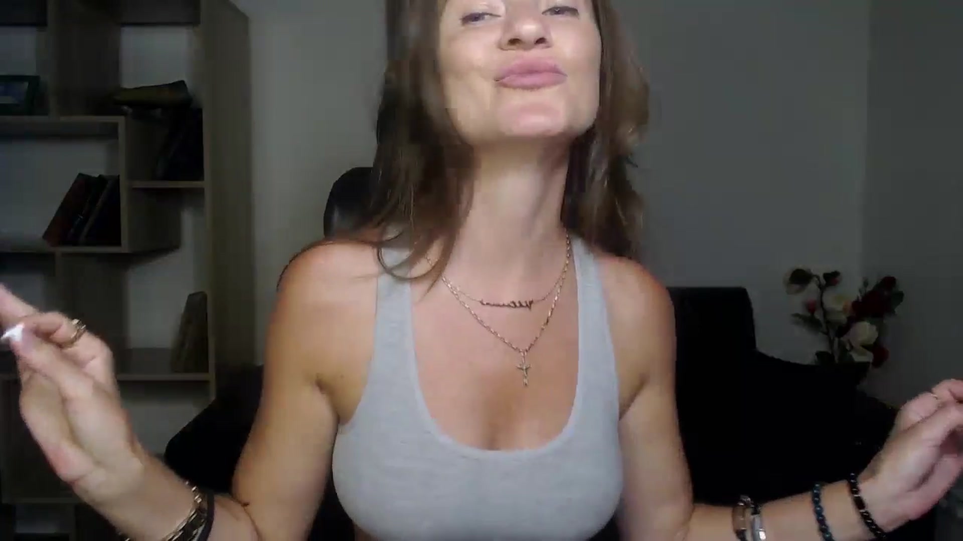 Gallery image thumbnail from Tilly_Casti's myfreecams stream on, 07/04/2024, 17:43 image 6 of 20