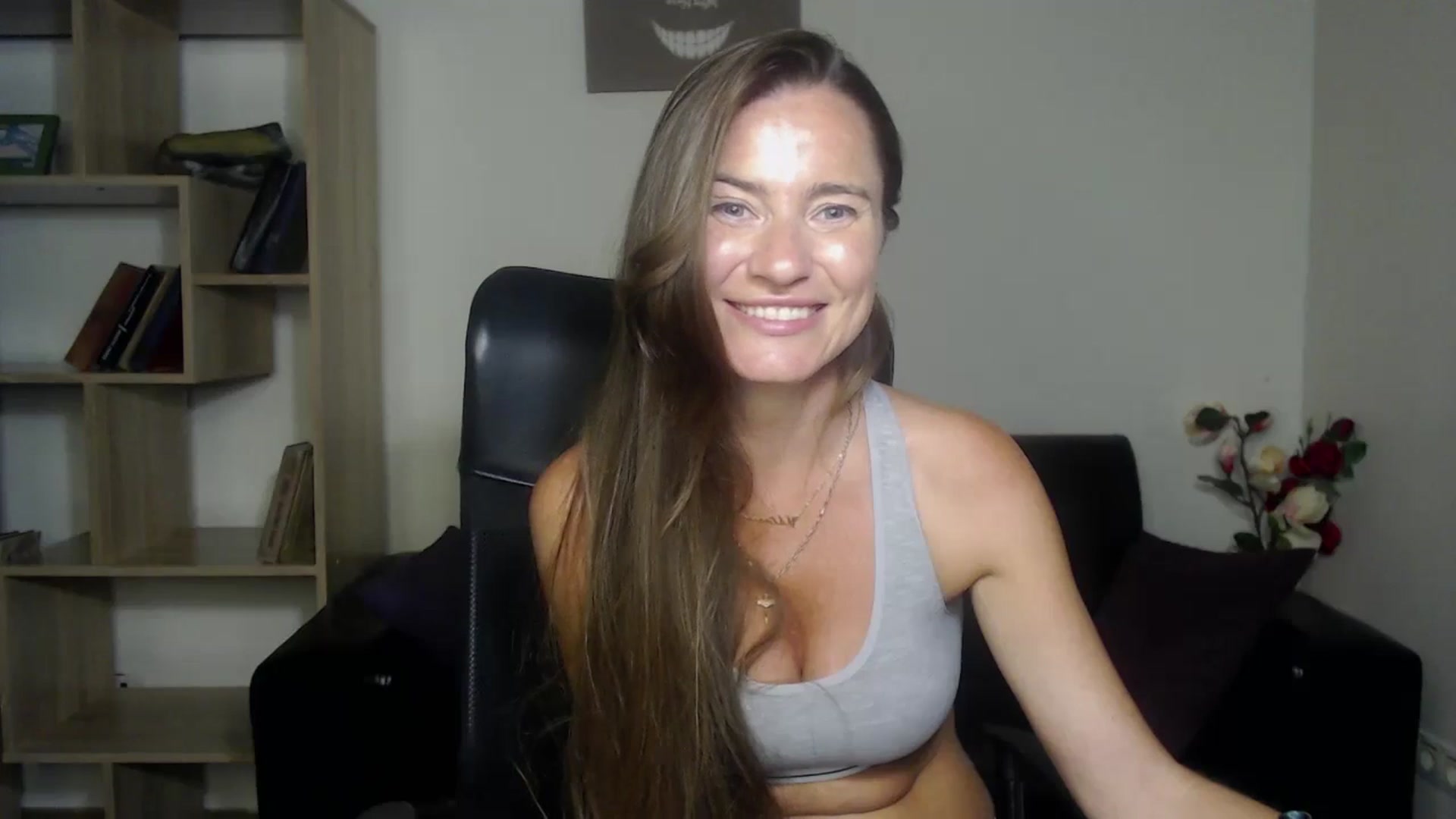 Gallery image thumbnail from Tilly_Casti's myfreecams stream on, 07/04/2024, 17:43 image 12 of 20