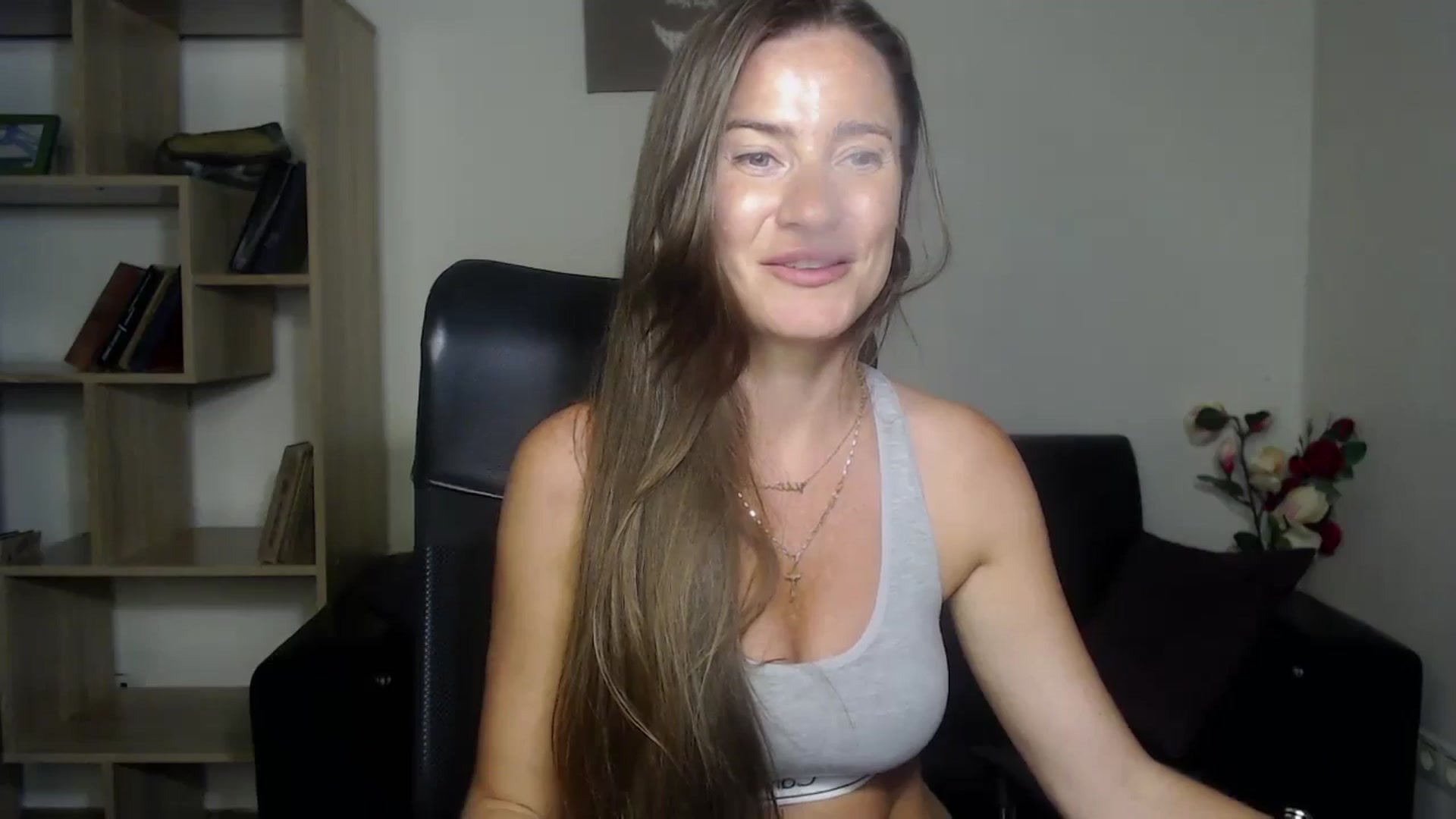 Gallery image thumbnail from Tilly_Casti's myfreecams stream on, 07/04/2024, 17:43 image 11 of 20