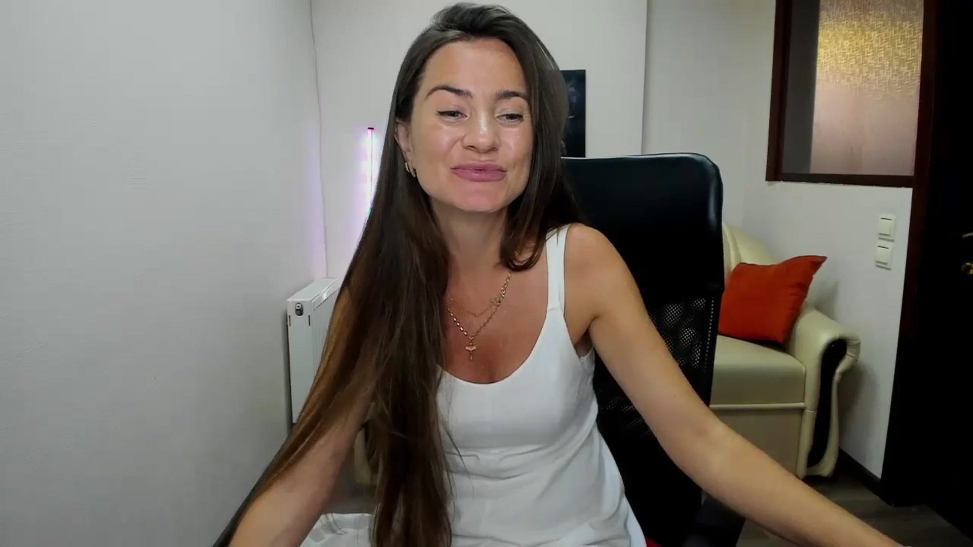 Gallery image thumbnail from Tilly_Casti's myfreecams stream on, 07/07/2024, 16:50 image 10 of 20