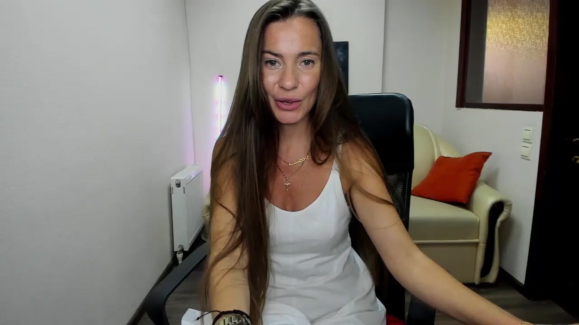 Gallery image thumbnail from Tilly_Casti's myfreecams stream on, 07/07/2024, 16:50 image 12 of 20