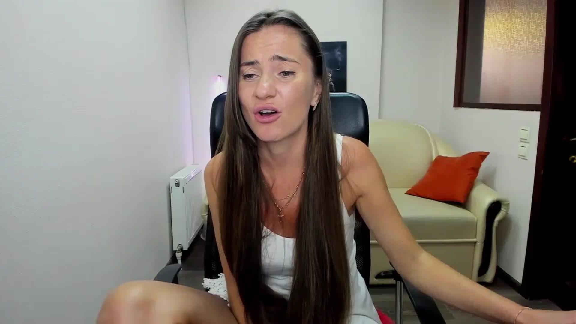 Gallery image thumbnail from Tilly_Casti's myfreecams stream on, 07/07/2024, 16:50 image 3 of 20