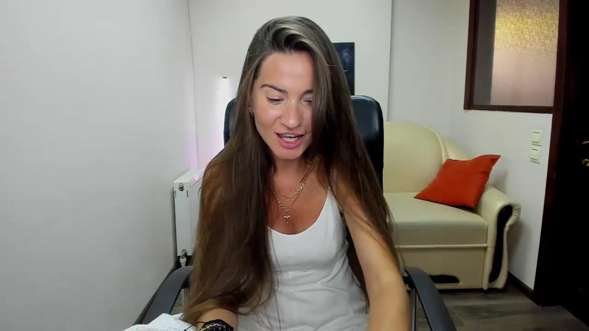 Gallery image thumbnail from Tilly_Casti's myfreecams stream on, 07/07/2024, 16:50 image 15 of 20