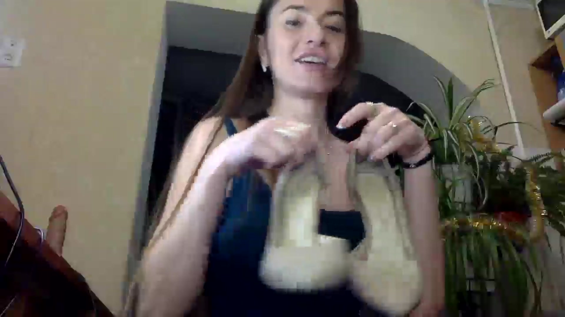 Gallery image thumbnail from Tilly_Casti's myfreecams stream on, 12/30/2024, 16:21 image 12 of 20