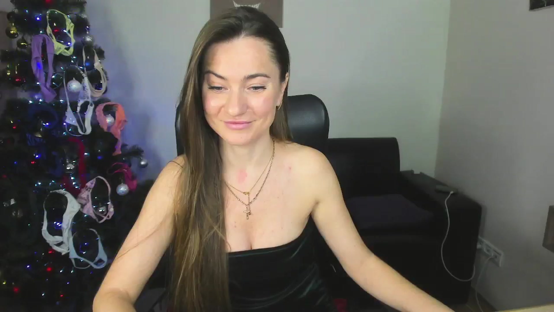 Gallery image thumbnail from Tilly_Casti's myfreecams stream on, 01/03/2025, 14:22 image 9 of 20