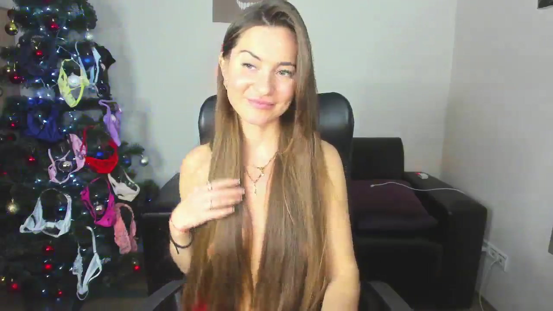 Gallery image thumbnail from Tilly_Casti's myfreecams stream on, 01/04/2025, 15:07 image 17 of 20
