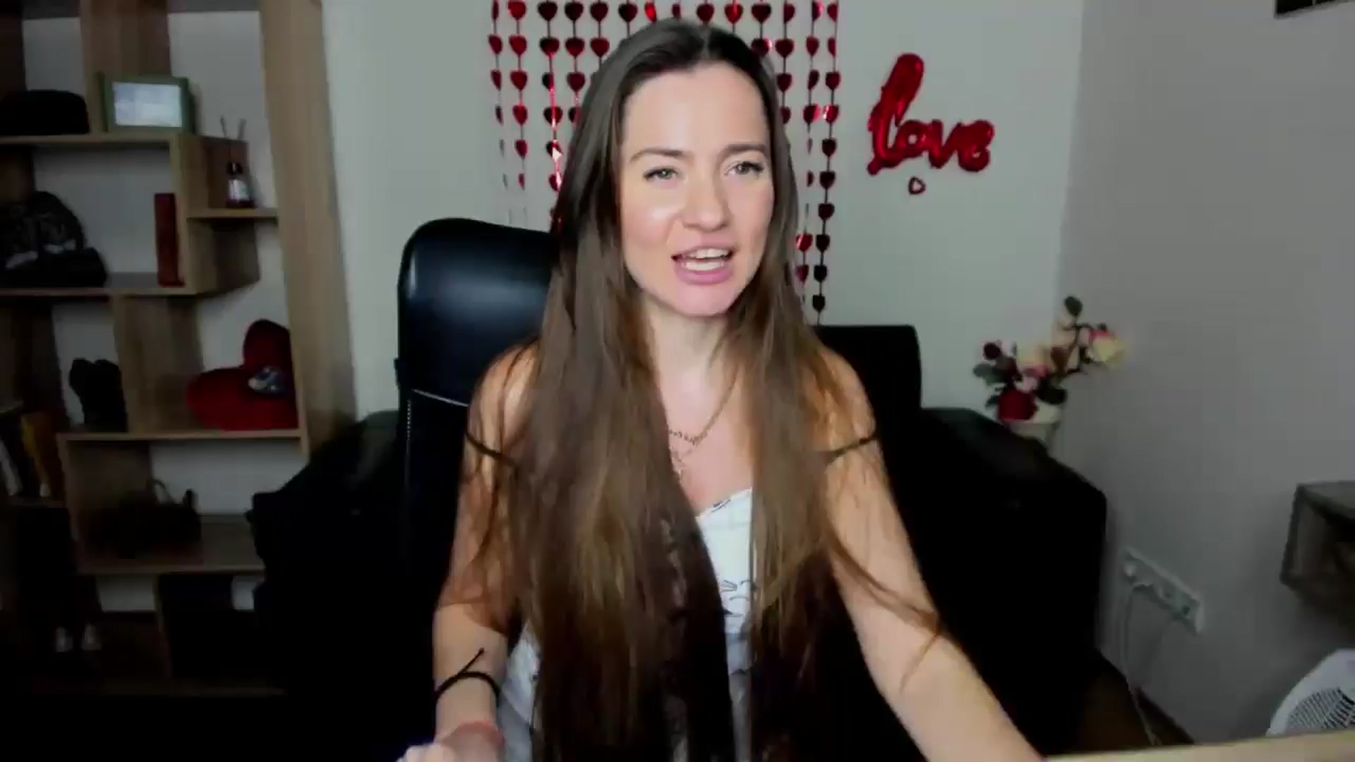 Gallery image thumbnail from Tilly_Casti's myfreecams stream on, 02/19/2025, 14:57 image 2 of 20
