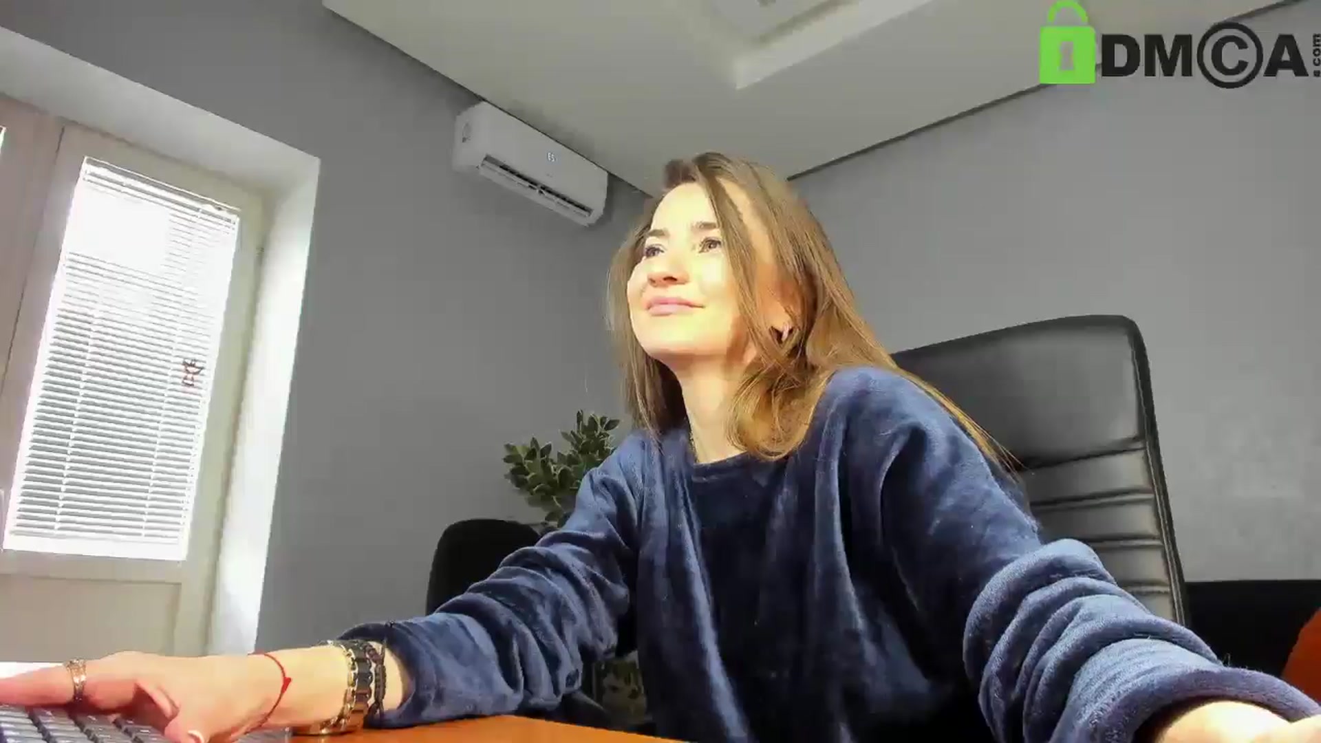 Gallery image thumbnail from Tilly_Casti's myfreecams stream on, 04/11/2025, 12:29 image 9 of 20