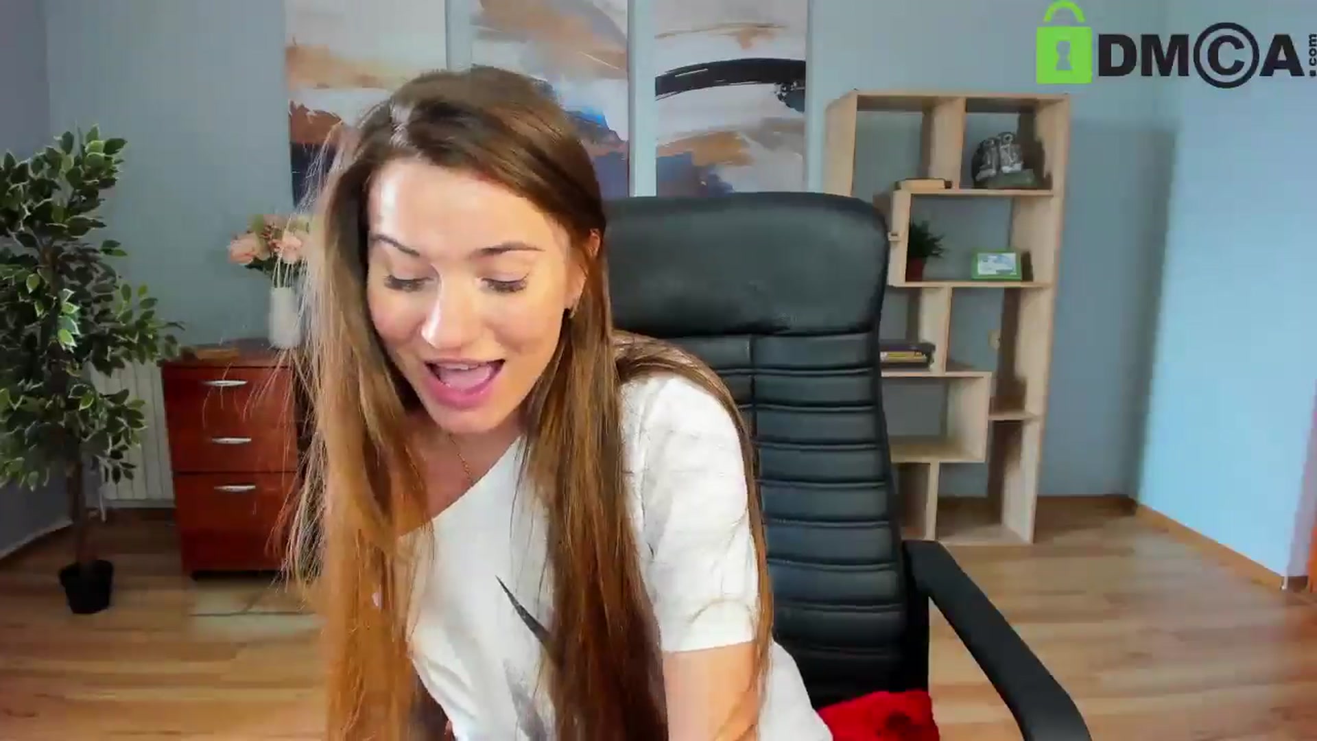 Gallery image thumbnail from Tilly_Casti's myfreecams stream on, 04/26/2025, 13:04 image 9 of 20
