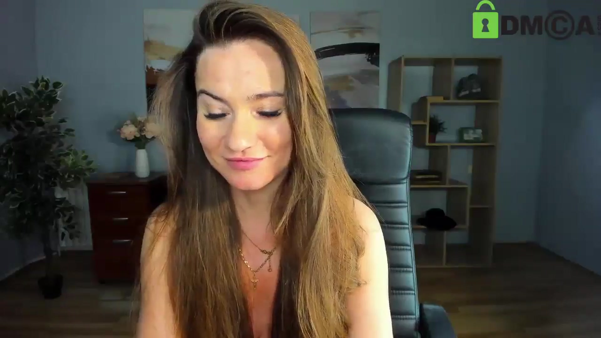 Gallery image thumbnail from Tilly_Casti's myfreecams stream on, 05/03/2025, 17:28 image 17 of 20